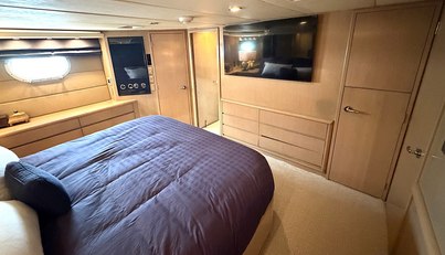 Hatteras 92' For Sale image12
