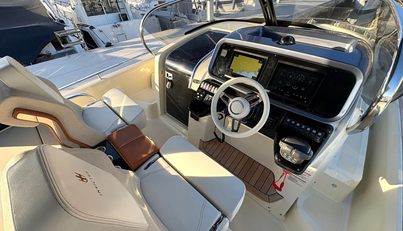 320GT For Sale image13