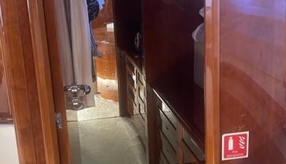 Azimut 80 For Sale image24