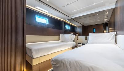 ICE OF LONDON For Sale image31