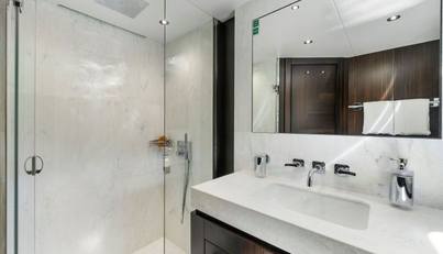 95 YACHT For Sale image60