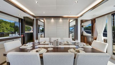 95 YACHT For Sale image23