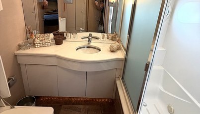 Hatteras 92' For Sale image15