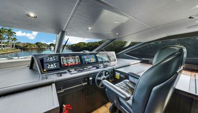 95 YACHT For Sale image31