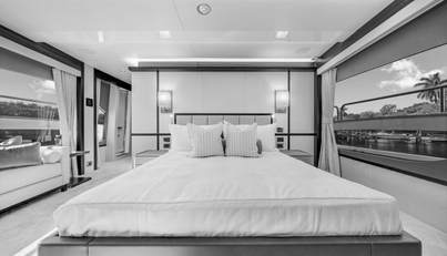 95 YACHT For Sale image39