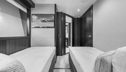 95 YACHT For Sale image57
