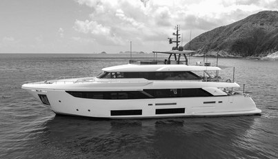 CUSTOM LINE NAVETTA 33, 2019 For Sale image1