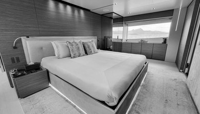 CUSTOM LINE NAVETTA 33, 2019 For Sale image9