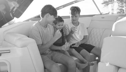 New Regal 28 Express For Sale image6