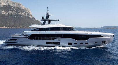 €850K Price Drop on 38m Superyacht Azimut Grande Trideck Tamanya