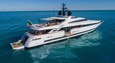 ISA present largest private yacht in Japan