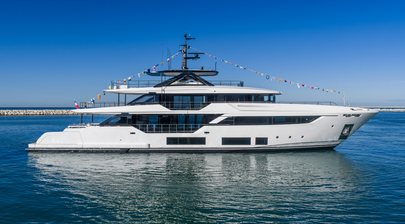 Fifth Custom Line Navetta 38 Motor Yacht Sold