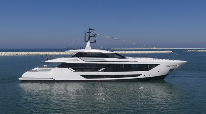 WATCH: First 40m Custom Line Saetta 128 Superyacht Launched in Ancona