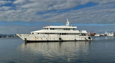 Salvaged 38m superyacht PROTON heading for refit