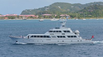 $525k Reduction on Feadship 40m Motor Yacht Lady Sandals