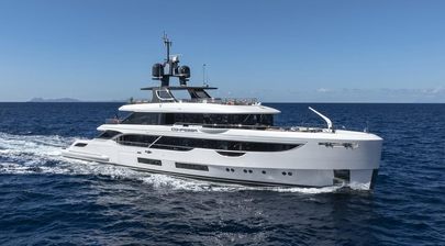 41m Benetti Oasis 40M Superyacht Confessa for Sale