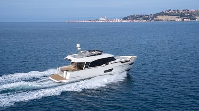 New Hybrid-Ready Greenline 50 Motor Yacht Unveiled With First Hull Already in Build