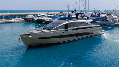 28m Pershing GTX90 Sport Utility Yacht Launched