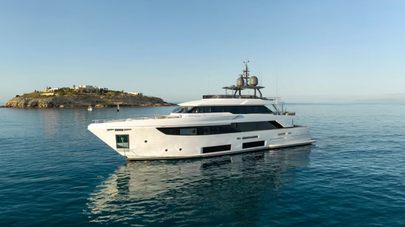 33m Custom Line Navetta 33 Motor Yacht On for Sale