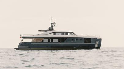 30m Azimut Magellano 30M motor yacht Palmax listed for sale