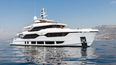 38m Gulf Craft Majesty 120 Superyacht Olivia Sold
