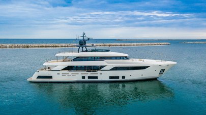 37m Custom Line Navetta 37 Motor Yacht Kiki V Sold