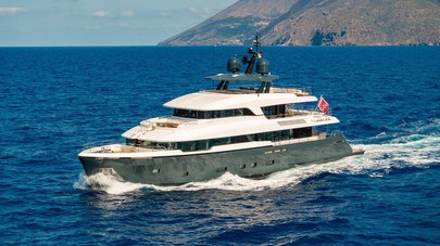 38m Moonen 122 Martinique Motor Yacht Phinn (Ex-Cocoon) Sold