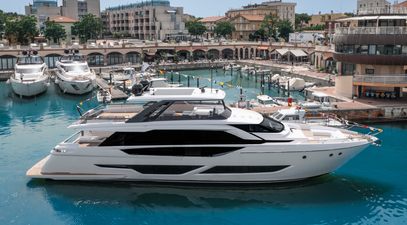 Ferretti Yachts 860 launches