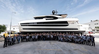 WATCH: First 31m Lazzara UHV 100 Superyacht Launched With 225GT Volume and Wide-Beam Design