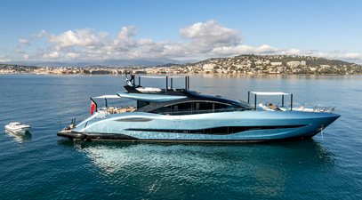 32m Mangusta 104 REV motor yacht Delfina listed for sale 