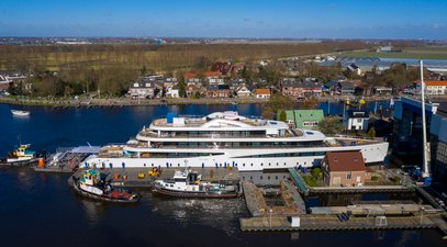 Feadship’s 94m eco-friendly superyacht VIVA (Project 817) seen for first time