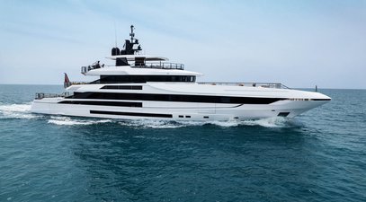 Mangusta Oceano 50 wins Best of Show at FLIBS