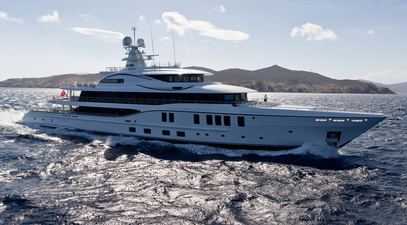 Major €9.1M Price Drop on 74m Amels 242 superyacht Plvs Vltra