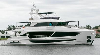 29m Horizon FD92 Tri Deck Motor Yacht One More Time Sold