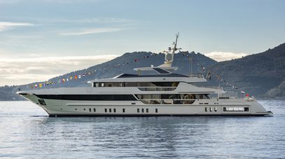 Sanlorenzo launches fifth 52Steel superyacht