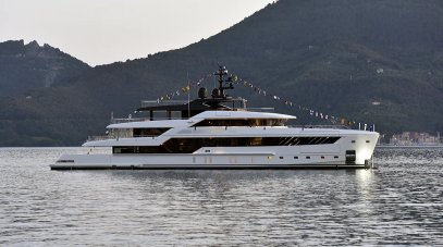 Sanlorenzo's first methanol fuel cell superyacht