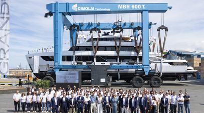 44m Azimut Grande 44M Superyacht Shabby Launched Ahead of Cannes Yachting Festival 2026 Debut 