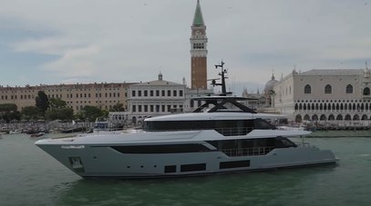 Custom Line Navetta 38 debuts in Venice 