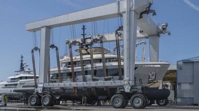 VIDEO: Columbus Crossover 42 Superyacht Big Naan Launched in Savona