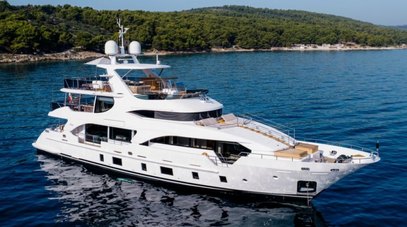 33m Benetti Supreme 108 Motor Yacht Afina Receives €1M Price Reduction