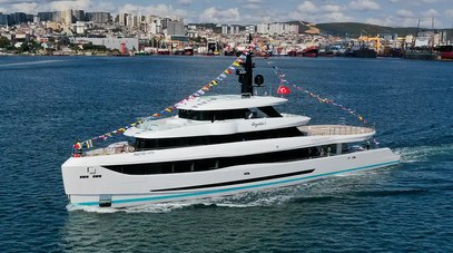 53m Mengi Yay Superyacht Amphib II Launched as Second Virtus XP Hull