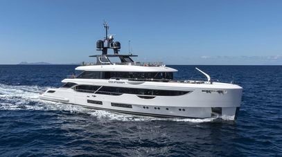 41m Benetti Oasis 40M Superyacht Confessa for Sale