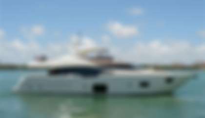 Ferretti 870