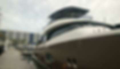 Monte Carlo Yachts MCY 76
                                         Gen 1