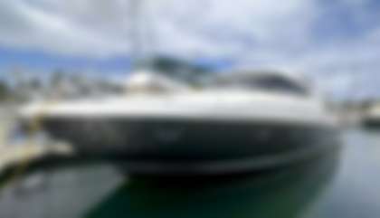 Riviera 5800 Sport Yacht