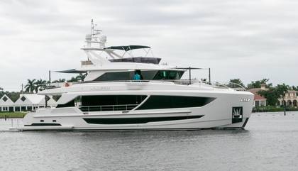 Similar For Sale Yacht: Horizon FD92 Tri Deck