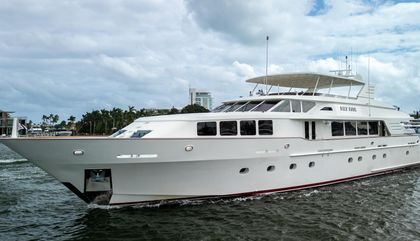 Similar For Sale Yacht: Raised Pilothouse