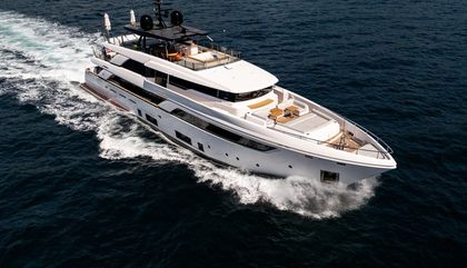 Custom Line Navetta 42