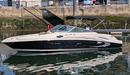 Sea Ray 270 Sundeck