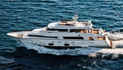 Custom Line Navetta 33
                                         Mk1